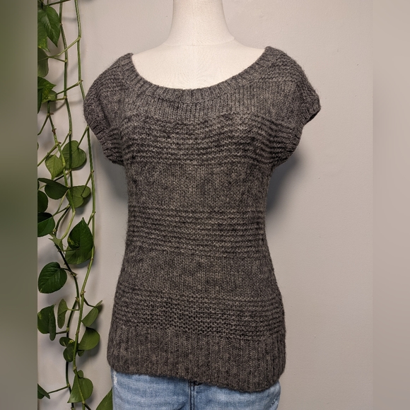 AE Women's Sweater Shirt - Picture 2 of 5